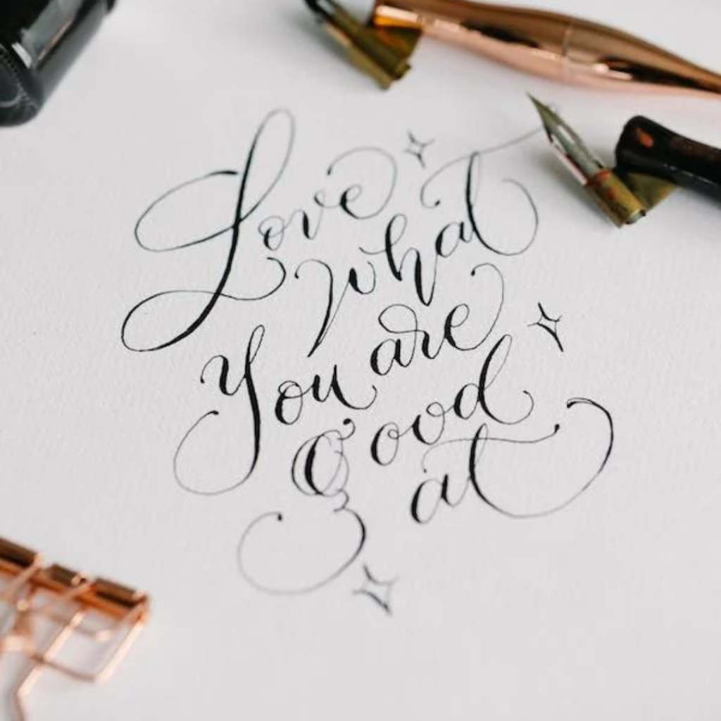 Lettering sem complicação - Aula 1/4 (NOVA) - Curso grátis de